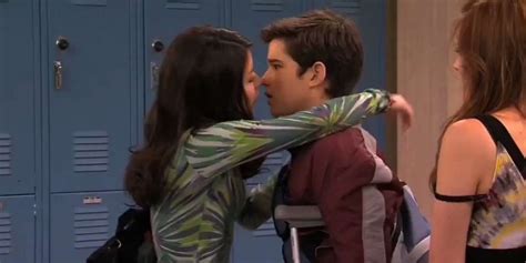 Miranda Cosgrove Said Creddie Kiss on 'iCarly' Was Completely ...