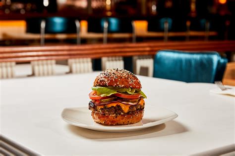 Gordon Ramsay’s new restaurant serves the best burgers ever – for £80 ...