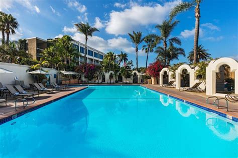 Bahia Resort Hotel in San Diego (CA) - Room Deals, Photos & Reviews