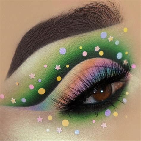 Stunning and Creative Eye Makeup Art by Blend Bunny on TrendyArtIdeas