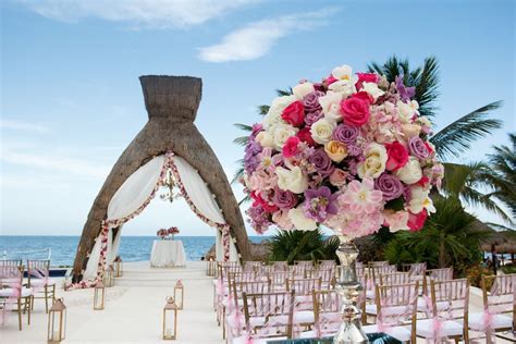 Floral garland hanginf from the gazebo | Dreams resort cancun wedding ...