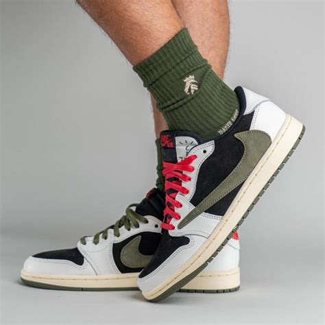 Travis Scott x Air Jordan 1 Low OG "Olive" DZ4137-106 Info