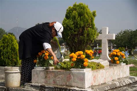 El Día de los Fieles Difuntos, una celebración de Día de Muertos ...