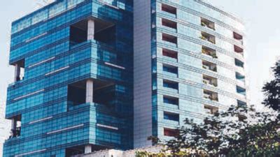 Bombay HC seals hotel built in parking area of building | Mumbai News ...