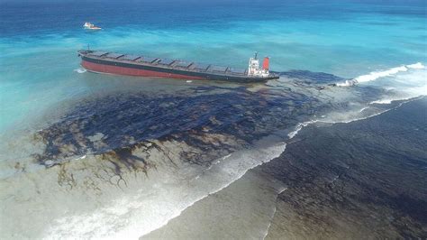 Remembering Mauritius’s worst environmental disaster - Greenpeace ...