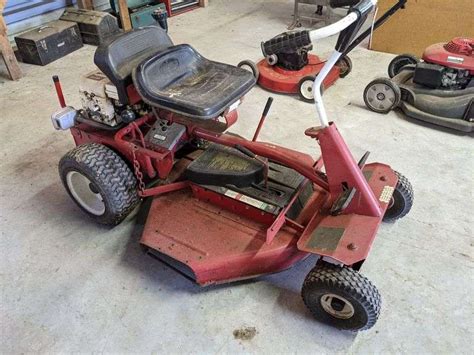 Vintage Snapper Riding Mower - South Auction