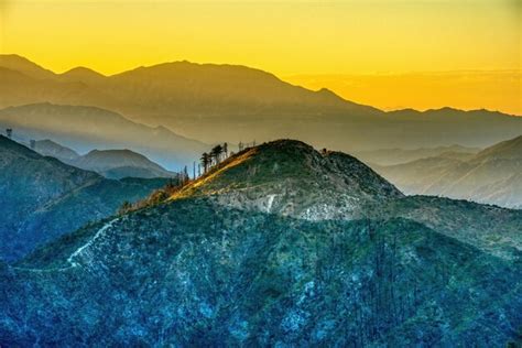 Premium Photo | Dramatic sunrise of angeles national area with mt ...