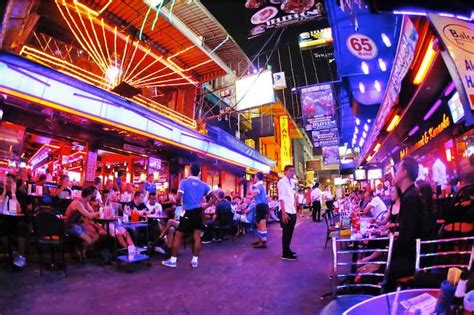 12 Best Nightlife Experiences in Silom - Where to Go at Night in Silom ...