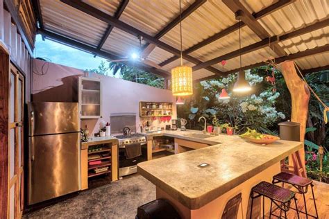 Eco-Friendly Jungle Tiny House with Outdoor Kitchen | Haus architektur ...