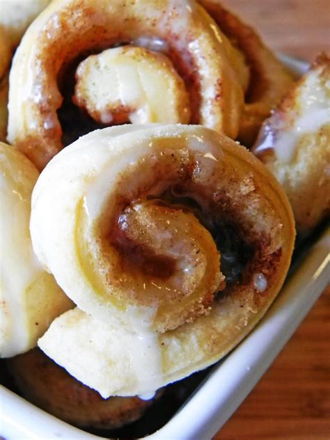 SIMPLE mini cinnamon rolls recipe ~ from canned biscuits | Recipe using ...