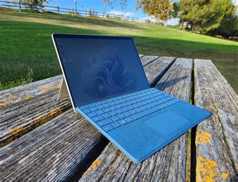 Microsoft Surface Pro 9 (5G) im Test: Windows-Tablet mit starker ARM ...