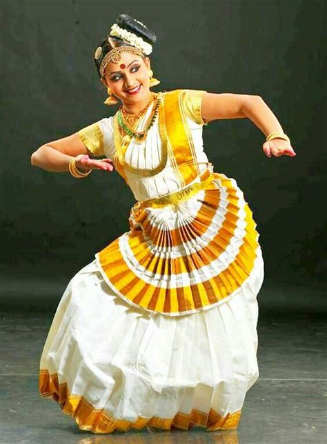 Mohiniyattam | Indian dance, Dance of india, Bharatanatyam costume