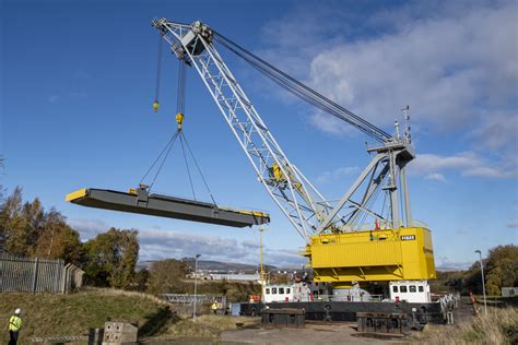 Cranes & Heavy Lifting