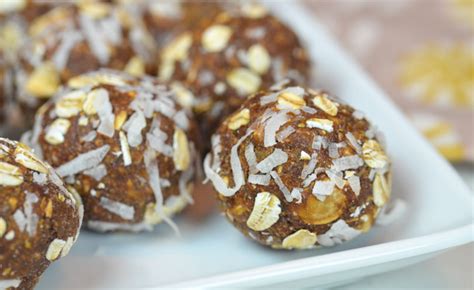 Iron Bites (no-bake snack-balls we made in our Vitamix) • Life is NOYOKE