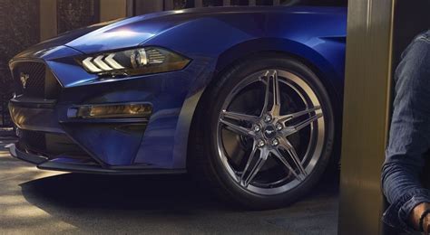 EcoBoost Vs V8: Which Ford Mustang Should You Buy?