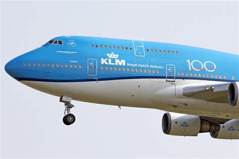 KLM's Last Boeing 747 Combi Leaves Amsterdam Schiphol Airport - Simple ...