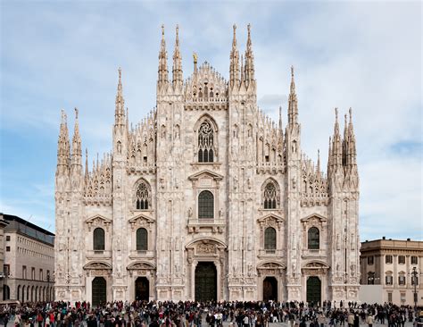 File:Milano Italy Duomo-Milan-01.jpg - Wikimedia Commons