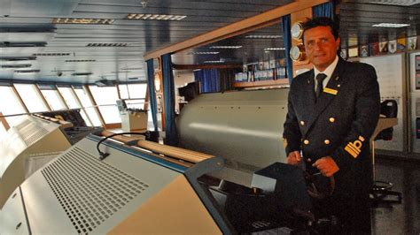 Port Authority Begged Costa Concordia Captain to Return to Ship