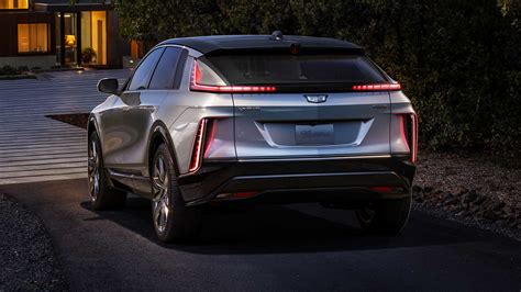 Cadillac Reveals the Production 2023 Lyriq Electric SUV