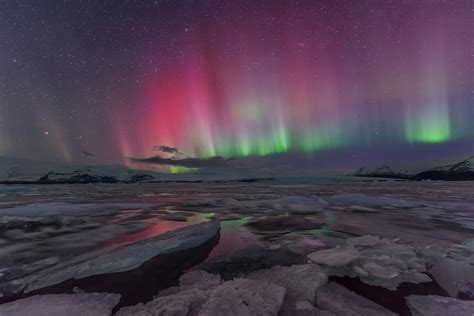 Northern Lights at Jökulsárlón Glacier Lagoon | Guide to Iceland