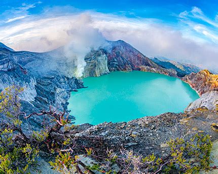 Kawah Ijen, the magical blue crater volcano: a visitor's guide