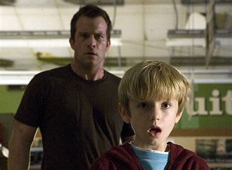 The Mist movie review & film summary (2007) | Roger Ebert