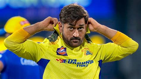 Look: MS Dhoni loses ponytail for new viral hairstyle inspired by fan ...