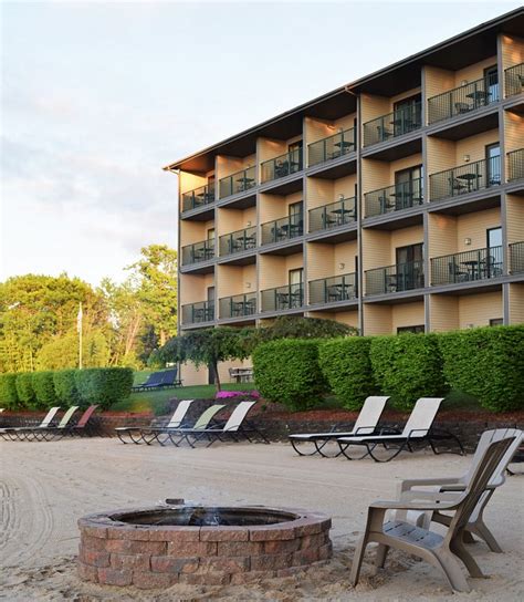 Beachfront Hotel Houghton Lake Michigan - UPDATED 2024 Prices, Reviews ...