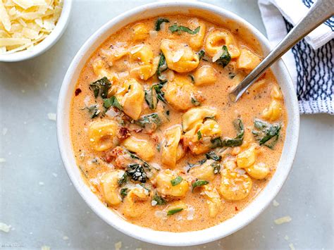 Creamy Tortellini Soup Recipe – Easy Tortellini Soup — Eatwell101