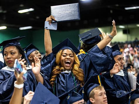 Jacksonville Seniors to Have Graduation in July – Free Press of ...