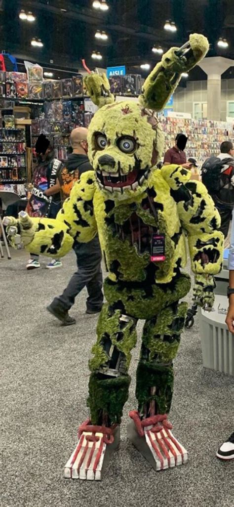 Here's a photo I forgot to post of my Springtrap cosplay I wore at LA ...