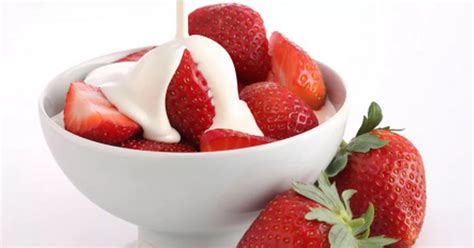 Why are strawberries and cream a Wimbledon tradition? - Berkshire Live