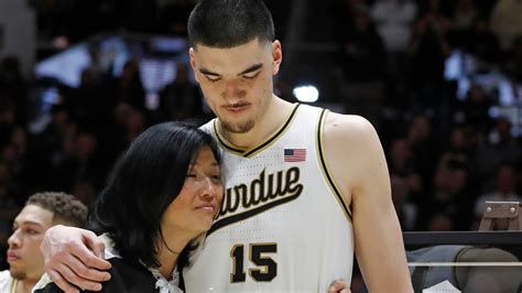 Purdue basketball senior day: Zach Edey, mom Julia, speech