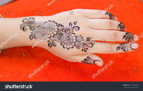 Easy Henna Flower Designs For Kids