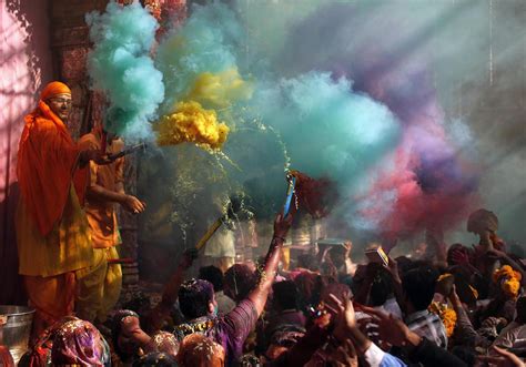 The 15 stages of celebrating Holi