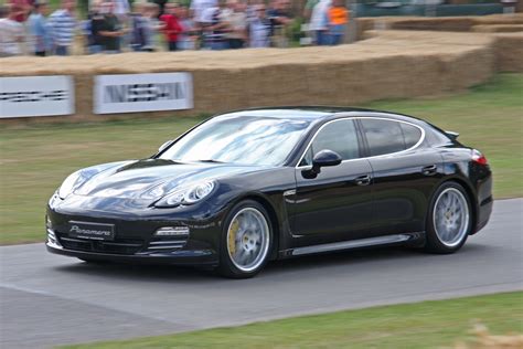 File:Porsche Panamera 4S.jpg - Wikimedia Commons