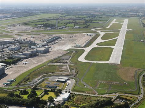 Dublin Airport Opens New Runway After Decades of Waiting - Bloomberg