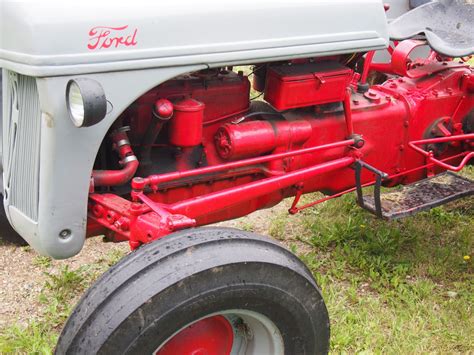 Ford 2N Tractor (Running) 3PTH - Bodnarus Auctioneering