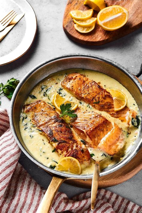 Keto Salmon With Creamy Garlic Butter Sauce | Easy Low Carb Dinner...