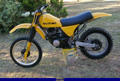 1983 Suzuki DR 250 - Moto.ZombDrive.COM