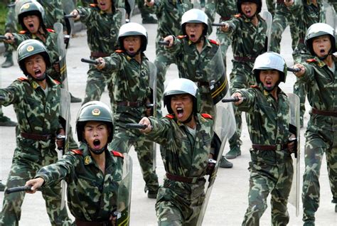 16 Photos Of China's Brutal Paramilitary Training - Business Insider