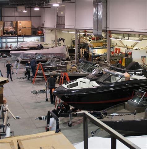 7 Signs You Need a Boat Repair Service