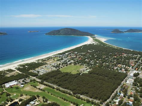 bennetts beach - Forster Accommodation, Forster Visitor Centre, Tea ...