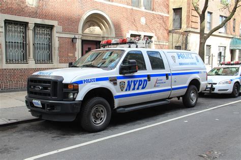 Pin van Michael Weber op NYPD