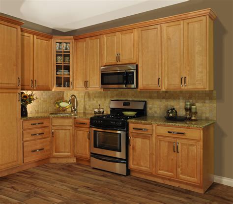 Kitchen design ideas with maple cabinets | Hawk Haven