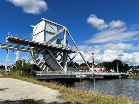 Pegasus Bridge - Normandy and the D-Day Landings Tour