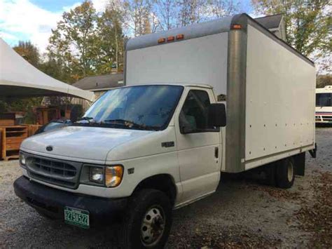 FORD CUTAWAY (2001) : Van / Box Trucks