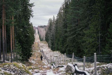 Finland begins construction of barrier wall along border with Russia ...