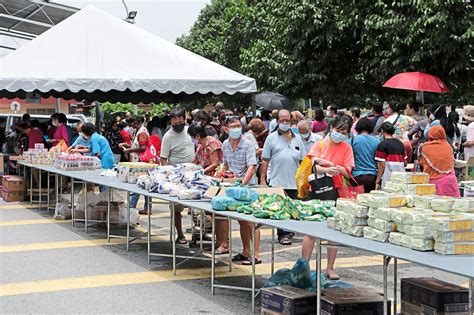 ‘Mega sale’ for household essentials draws large crowd to PJ Old Town ...