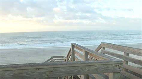 Pine Knoll Shores limits beach access, asks tourists to stay away | WCTI